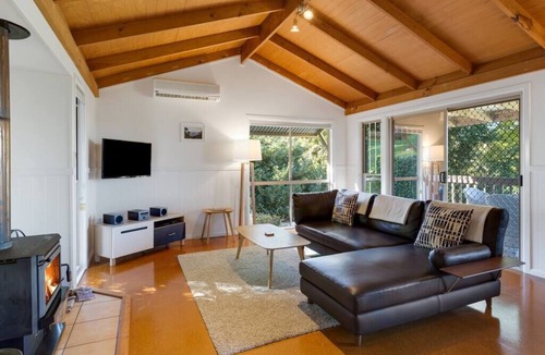 Ravensbourne Ski Chalet | Windsong at Ravensbourne Escape 3 Bedrooms