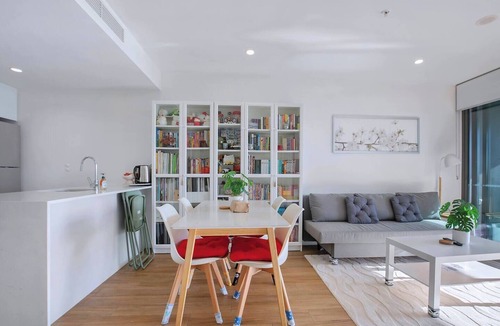 Bowen Hills Apartment | Windward Inner city Skyline Stay with Pool Access