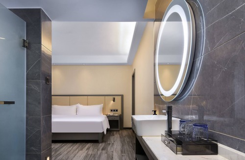 Xiufeng Hotel | Wing Hotel Guilin - Central Square