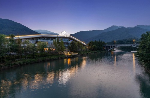 Emeishan Hotel | Wingate by Wyndham Emeishan Scenic Spot