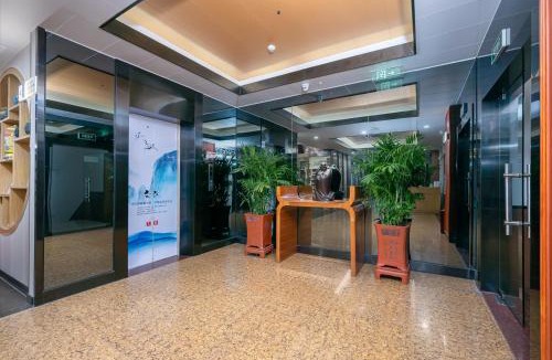 Tianhe Hotel | Winsome Hotel Guangzhou South China Normal University Metro Branch - Free shuttle bus service during the Canton Fair - Paid airport pickup service available