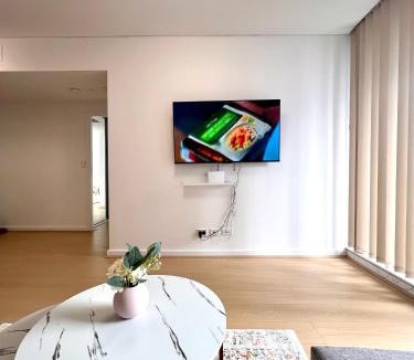 Wolli Creek Apartment | Wolli Creek Entire 2-Bedroom apartment with 2 bathrooms