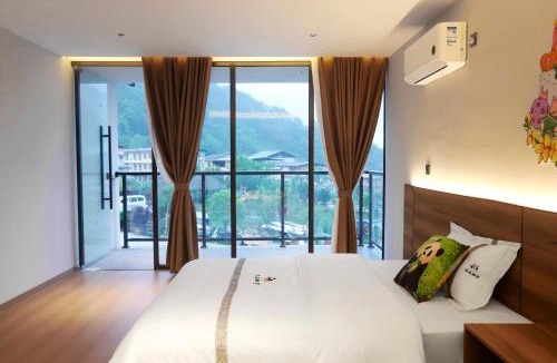 Wenchuan Hotel | Wolong Yunshang Four Seasons Panda Inn
