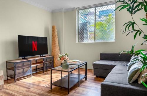 Woolloomooloo Apartment | Woolloomooloo NSW - 3 Bedroom Apartment with 1 Parking Space