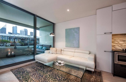 Woolloomooloo Apartment | Woolloomooloo - WMLOO - Cowper Wharf Road - Stylish Studio with Balcony, BBQ Parking by Woolloomooloo Wharf