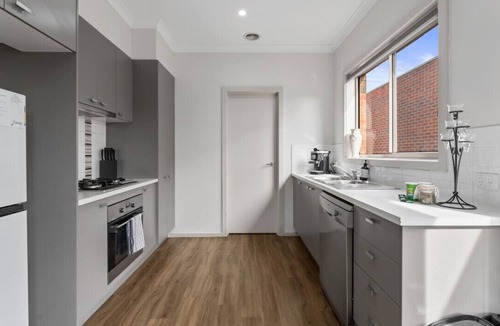 Brown Hill Apartment | Work & Unwind in Comfort: Ballarat 2 bed Apartment