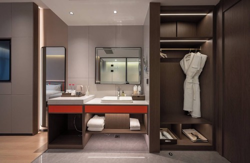 Kaifeng Hotel | World Hotel Hualian Shoppin Plaza branch