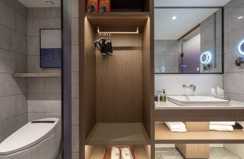 Lixia District Hotel | WorldHotel Quancheng Sqr Kuanholi Branch