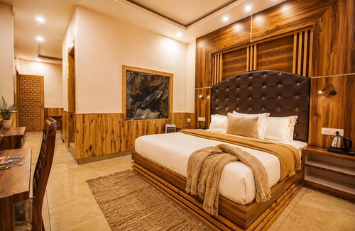 Dharamkot Hotel | WOW STAYZ2 Hotel The Lodge