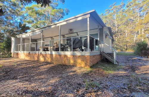 Wrights Beach House | Wrights Beach Bungalow by Book Jervis Bay - Walking Distance TO THE Water