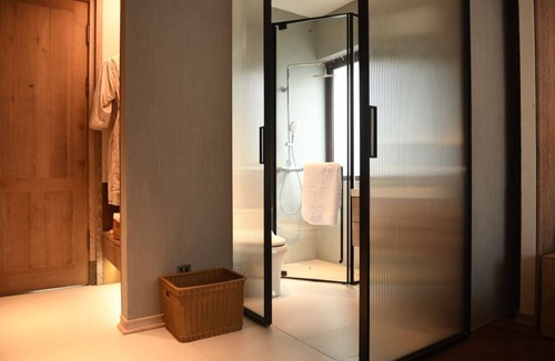 Changjiang County Bed & Breakfast | Wu Yi Creekside Homestay