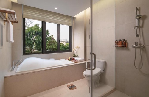 Chongqing Hotel | Wuyu Hotel, Smart Park & Happy Valley Jinshansi Metro