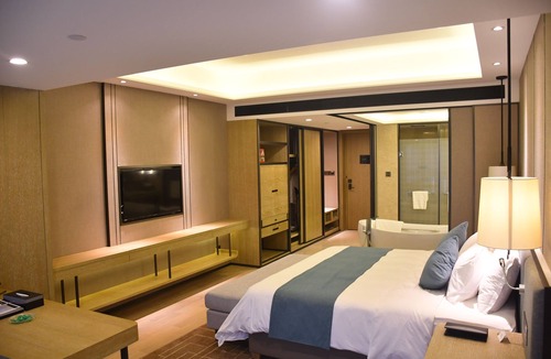Dianbai District Hotel | Wyndham Grand Maoming