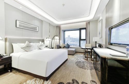 Chongqing Hotel | Wyndham Grand Plaza Royale Chongqing