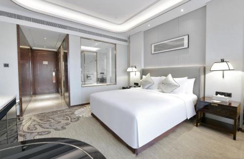 Chongqing Hotel | Wyndham Grand Plaza Royale Chongqing