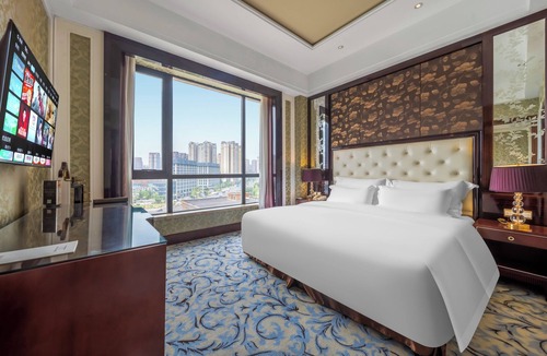 Chengdu Hotel | Wyndham Grand Plaza Royale Palace Chengdu