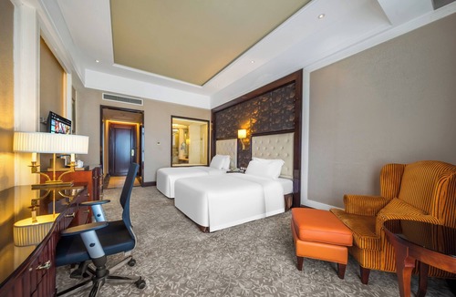 Chengdu Hotel | Wyndham Grand Plaza Royale Palace Chengdu