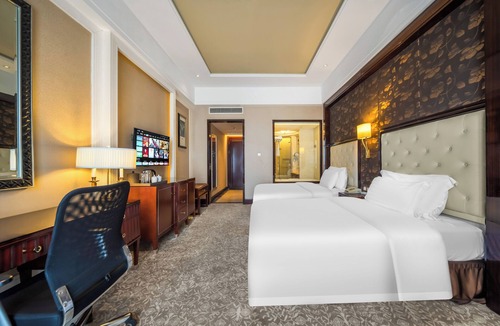 Chengdu Hotel | Wyndham Grand Plaza Royale Palace Chengdu