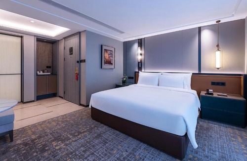 Haishu Hotel | Wyndham Grand Plaza Royale Ningbo