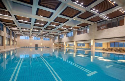 Shihe District Hotel | Wyndham Xinyang Downtown