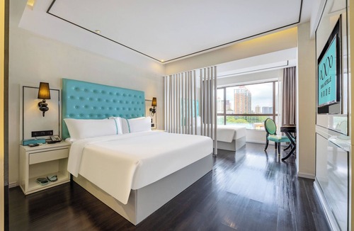 Haizhu Hotel | XANA LITE Hotel Shixi Metro Station