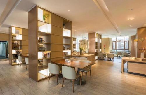 Zhonglou Shangquan Hotel | Xi'an Bell Tower Atour S Wu Hotel