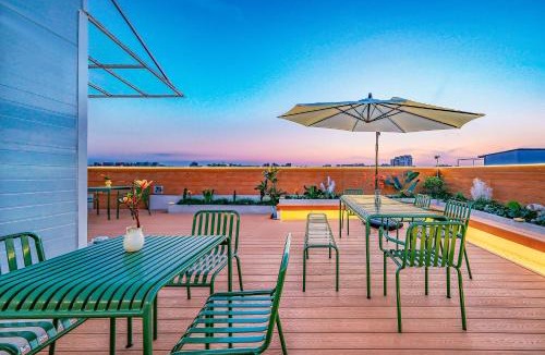 Muslim Quarter Hostel | Xi'an Sky Garden Rooftop Social Hostel - Steps from Bell Tower & Food St - 24H Front Desk - EnglishFriendly