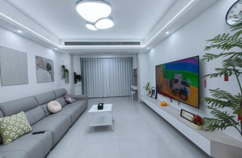Youjiang District Apartment | Xiaoni's Homestay