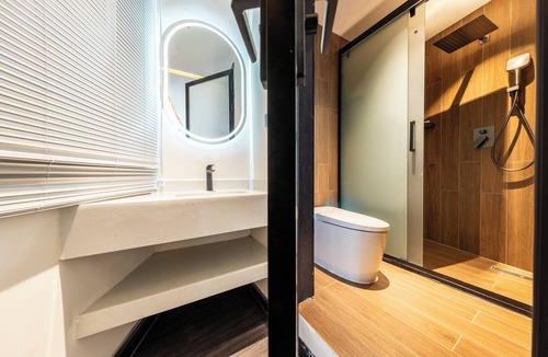Qiandongnan Hotel | Xijiang Yunting Light Luxury Panoramic