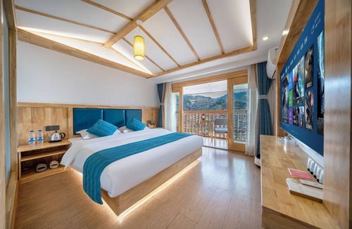Qiandongnan Hotel | Xijiang Yunting Light Luxury Panoramic