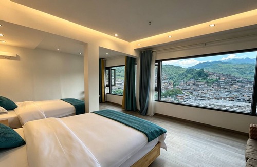 Qiandongnan Hotel | Xijiang Yunting Light Luxury Panoramic