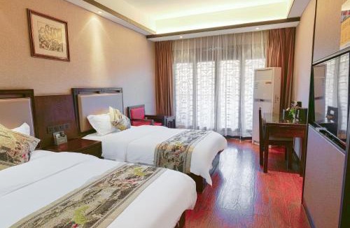 Fenghuang Hotel | Xizha River View Homestay