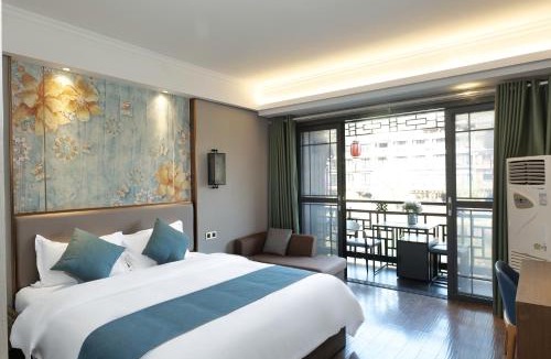 Fenghuang Hotel | Xizha River View Homestay