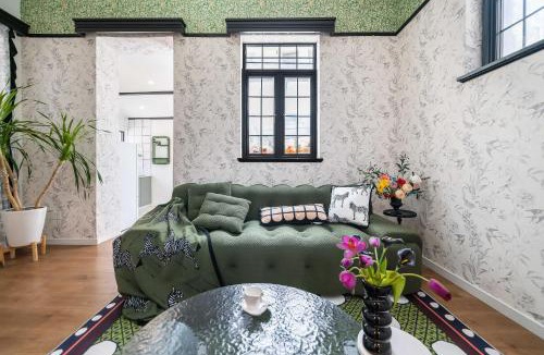 Xuhui Apartment | Xizhi B&B & Private Garden