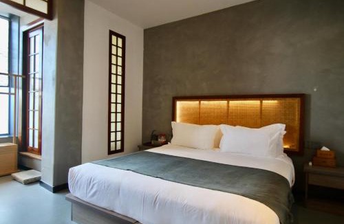 Xiaodonghai Hotel | Xueershanfang · Shanhaijing