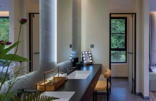 Huaxi Hotel | Xunmiri Qinin Villa