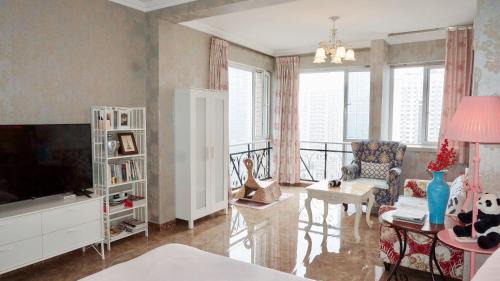 Jeifangbei Central Business District Apartment | Xus Residential Apartment Near Jiefangbei and Hongya Cave In The City Centre