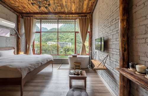 Xingping Ancient Town House | Yangshuo Autumn Inn