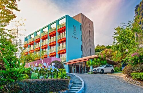 Yangshuo House | Yangshuo Courtyard Hotel-Free pick up from Airport or TS for 3 nights or more before July 15th