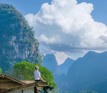 Ten Mile Gallery Hotel | Yangshuo Fadai overhanging hot spring light luxury hotel