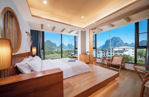 Ten Mile Gallery Bed & Breakfast | Yangshuo Floral Whisper Valley