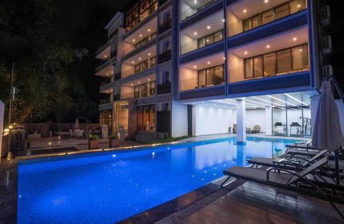 Liu Sanjie Scenic Area Hotel | Yangshuo Gallery Resort-River View, Sunset,Cafe,Karast Mount,Ten-Mile Gallery,Free Laundry,Travel Guide,Book Tickets in Advance,E-Scooter Service