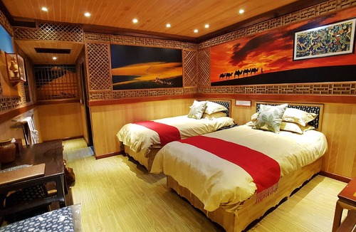 Ten Mile Gallery House | Yangshuo Li River Gallery Lodge