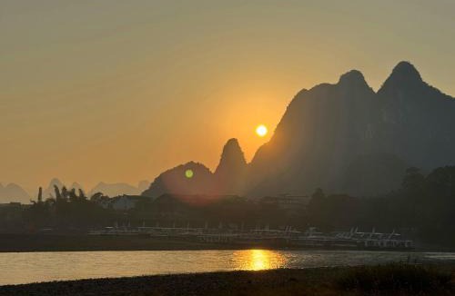 Xingping Ancient Town House | Yangshuo Miss Deng Colorful House