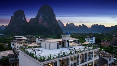 Xingping Ancient Town House | Yangshuo Miss Deng Colorful House