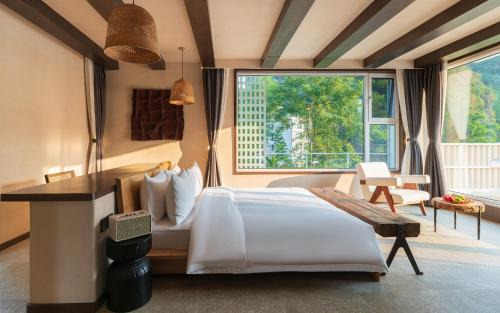 Yangshuo Hotel | Yangshuo One Thousand and One Courtyard Views B&B