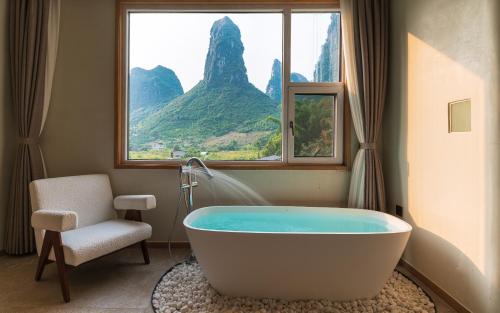 Yangshuo Hotel | Yangshuo One Thousand and One Courtyard Views B&B
