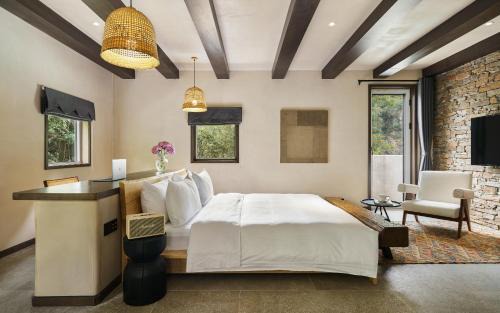 Yangshuo Hotel | Yangshuo One Thousand and One Courtyard Views B&B