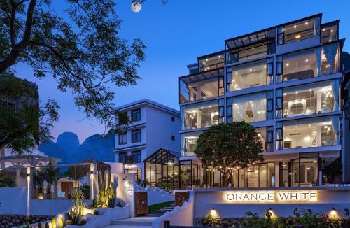 Yangshuo Hotel | Yangshuo OrangeWhite Resort - An Exclusive Cave - Inspired Haven by the River - Featuring Panoramic Mountain Views-Infinity Pool & Alpaca Encounters & Tailor-Made Excursions