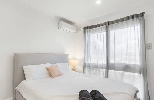 Coldstream Other | Yarra Valley farmstay - wine & views !
